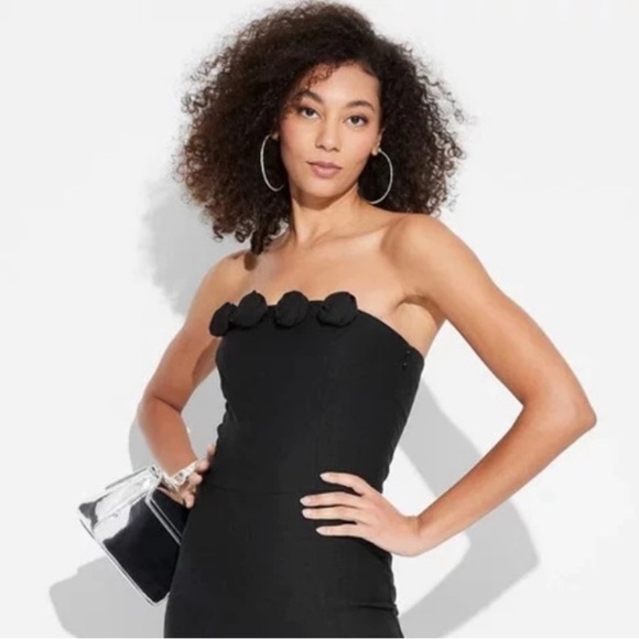 NWT wild fable Black Strapless Jumpsuit with rosettes detail size L. Capri - Picture 2 of 3